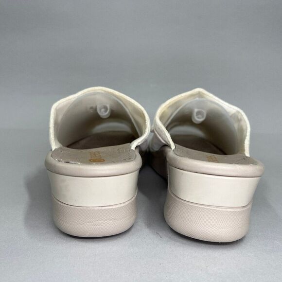 Bzees Women's Size 7W Smile Wedge Platform Sandals - Picture 5 of 11